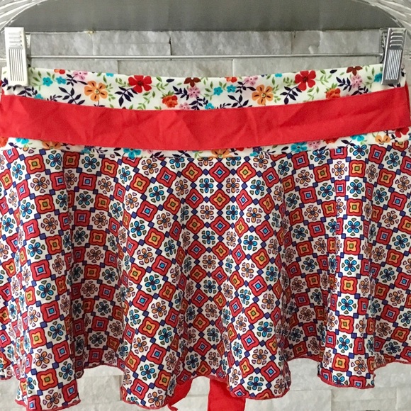 VICTORIA’S SECRET SWIM SKIRT SIZE SMALL - Picture 2 of 7